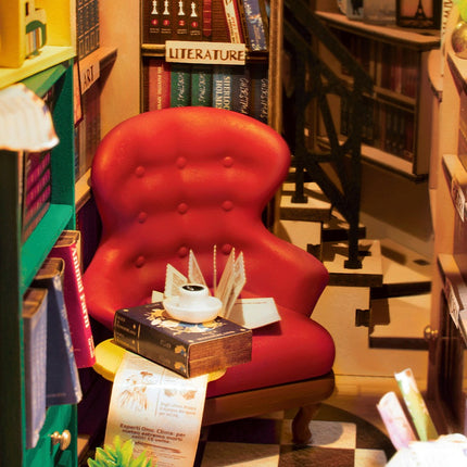 Bookstore DIY Book Nook